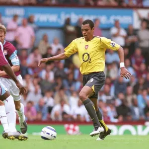 Gilberto (Arsenal) Nigel Reo-Coker (West Ham). West Ham United 0: 0 Arsenal