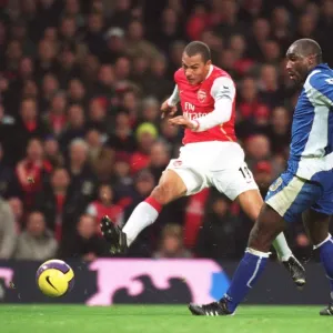 Gilberto (Arsenal) Sol Campbell (Portsmouth) Gilberto (Arsenal) Sol Campbell (Portsmouth)