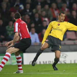 Gilberto (Arsenal) Timmy Simons (PSV) Gilberto (Arsenal) Timmy Simons (PSV)