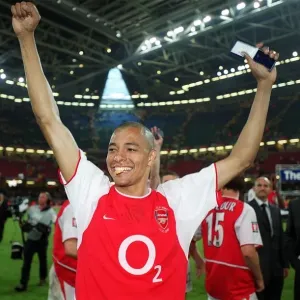 Gilberto with his FA Cuo winners medal after the match. Arsenal 1: 0 Southampton Gilberto with his FA Cuo winners medal after the match. Arsenal 1: 0 Southampton