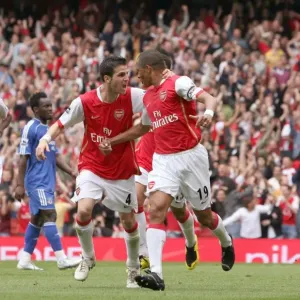 Gilberto and Fabregas: Unforgettable Goal Celebration at Emirates Stadium (1:1 vs Chelsea, FA Premiership, 2007)