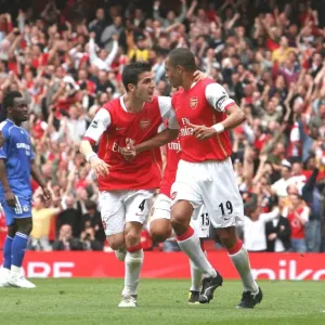 Gilberto and Fabregas: Unforgettable Moment as Arsenal Holds Chelsea to a 1-1 Draw Gilberto and Fabregas: Unforgettable Moment as Arsenal Holds Chelsea to a 1-1 Draw