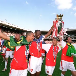 Gilberto, Patrick Vieira, Gael Clichy and Edu (Arsenal) with the Premiership trophy Gilberto, Patrick Vieira, Gael Clichy and Edu (Arsenal) with the Premiership trophy