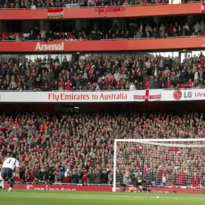 Gilberto scores his 2nd Arsenals 3rd goal past Paul Robinson (Tottenham) Gilberto scores his 2nd Arsenals 3rd goal past Paul Robinson (Tottenham)