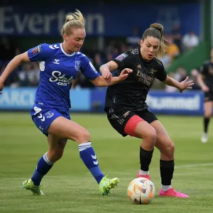 Gio Queiroz vs. Lucy Hope: Intense Battle for Possession in Everton vs. Arsenal Women's Super League Match Gio Queiroz vs. Lucy Hope: Intense Battle for Possession in Everton vs. Arsenal Women's Super League Match