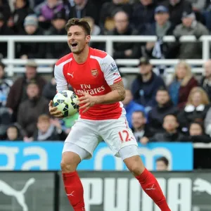 Giroud in Action: Arsenal's Star Forward vs. Newcastle United, Premier League 2014-2015