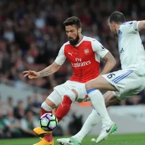 Giroud vs. O'Shea: A Strategic Showdown at Emirates Stadium - Arsenal vs. Sunderland, Premier League 2016-17 Giroud vs. O'Shea: A Strategic Showdown at Emirates Stadium - Arsenal vs. Sunderland, Premier League 2016-17