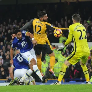 Giroud vs Williams: Intense Clash at Goodison Park - Everton vs Arsenal, Premier League 2016-17