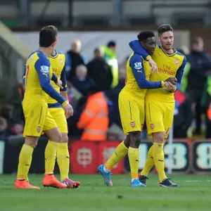Giroud and Welbeck Celebrate Arsenal's Victory: Crystal Palace vs Arsenal, Premier League 2014-15