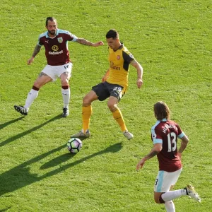 Granit Xhaka: Under Pressure Against Burnley's Defensive Duo, 2016-17 Premier League Granit Xhaka: Under Pressure Against Burnley's Defensive Duo, 2016-17 Premier League