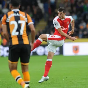 Granit Xhaka Scores Arsenal's Game-Winning Goal vs Hull City, Premier League 2016-17