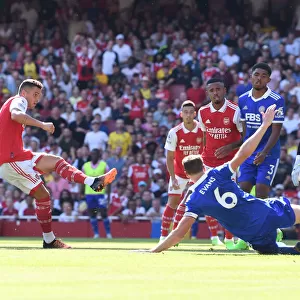 Granit Xhaka Scores Arsenal's Third Goal Against Leicester City (2022-23)