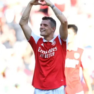 Granit Xhaka's Emotional Family Reunion: Arsenal's Win Against Leicester City (2022-23) Granit Xhaka's Emotional Family Reunion: Arsenal's Win Against Leicester City (2022-23)