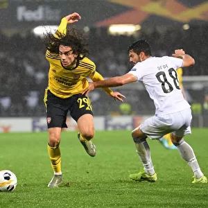 Guendouzi Clashes with Pepe: Vitoria Guimaraes vs. Arsenal, UEFA Europa League, Group F