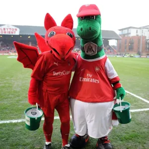 Gunner and the Orient mascot. Leyton Orient 1: 1 Arsenal. FA Cup 5th Round Gunner and the Orient mascot. Leyton Orient 1: 1 Arsenal. FA Cup 5th Round