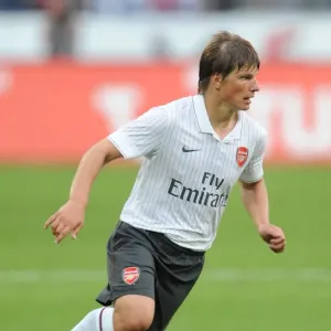 Hannover 96 v Arsenal 2009-10 Print