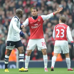 Heartbreaking Rivalry: Chamakh vs Gallas in the Intense Arsenal vs Tottenham Clash (3-2 in Favor of Spurs, Premier League 2010)