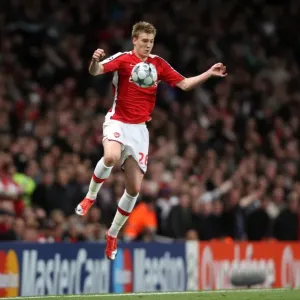 Heartbreaking Semi-Final: Arsenal vs Manchester United (5/5/09), Nicklas Bendtner's Devastating Performance Heartbreaking Semi-Final: Arsenal vs Manchester United (5/5/09), Nicklas Bendtner's Devastating Performance