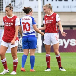 A Heartfelt Moment: Leah Williamson and Lauren Burton Share Post-Match Emotion at Arsenal Women vs Reading Women