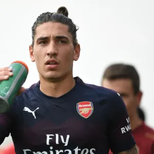 Hector Bellerin in Action: Arsenal's Pre-Season Clash at Borehamwood (2018) Hector Bellerin in Action: Arsenal's Pre-Season Clash at Borehamwood (2018)
