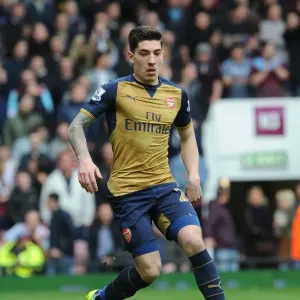 Hector Bellerin in Action: Premier League 2015-16 - Arsenal vs. West Ham United