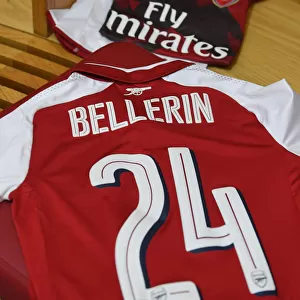 Hector Bellerin in Arsenal Changing Room Before Arsenal vs Sevilla FC - Emirates Cup 2017-18