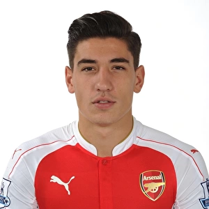 Hector Bellerin: Arsenal First Team 2015-16 Photocall