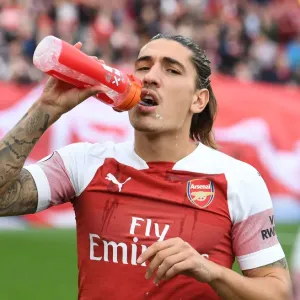 Hector Bellerin: Arsenal's Focused Defender Gears Up for Arsenal vs. Everton Clash