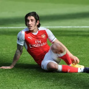 Hector Bellerin: Arsenal's Unyielding Defender Amidst Arsenal vs. Everton Rivalry (2016-17) Hector Bellerin: Arsenal's Unyielding Defender Amidst Arsenal vs. Everton Rivalry (2016-17)
