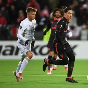 Hector Bellerin Outmaneuvers Dennis Widgren in Arsenal's Europa League Clash against Ostersunds Hector Bellerin Outmaneuvers Dennis Widgren in Arsenal's Europa League Clash against Ostersunds