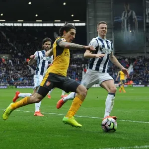 Hector Bellerin vs Jonny Evans: Intense Battle at The Hawthorns - West Bromwich Albion vs Arsenal, Premier League 2016-17