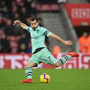 Henrikh Mkhitaryan Scores Arsenal's Second Goal vs Southampton (2018-19)