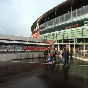The Highbury Shrine outside the stadium. Arsenal 0: 3 Chelsea. Barclays Premier League The Highbury Shrine outside the stadium. Arsenal 0: 3 Chelsea. Barclays Premier League
