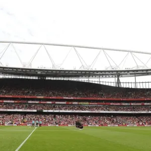 Honoring Terry Neill: A Minutes Applause at the Emirates Cup 2022 Honoring Terry Neill: A Minutes Applause at the Emirates Cup 2022