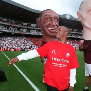 Ian Wright (Ex Arsenal) on the legends parade. Arsenal 4: 2 Wigan Athletic
