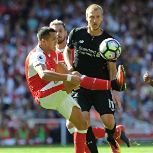 Intense Arsenal vs. Liverpool Clash: Battle at Emirates Stadium, 2016-17 Premier League