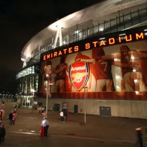 Intense Atmosphere: Arsenal's Victory Over Liverpool in the Carling Cup (2009)