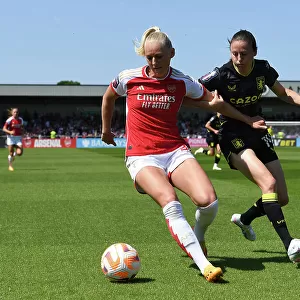Intense Battle: Arsenal Women vs Aston Villa in FA Women's Super League
