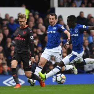 Intense Battle: Ramsey vs. Gueye-Baines - Everton vs. Arsenal, Premier League 2017-18 Intense Battle: Ramsey vs. Gueye-Baines - Everton vs. Arsenal, Premier League 2017-18