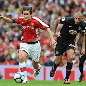 Intense Clash: Rosicky vs. Heitinga - Arsenal's 2009 Emirates Cup Victory (2:1)
