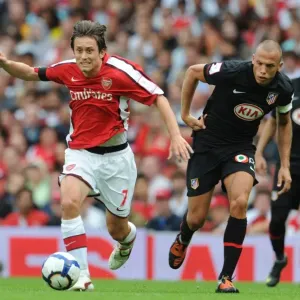 Intense Clash: Rosicky vs. Heitinga - Arsenal's 2009 Emirates Cup Victory (2:1)