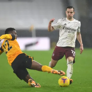 Intense Rivalry: Cedric Soares vs Nelson Semedo Battle at Wolverhampton Wanderers vs Arsenal Intense Rivalry: Cedric Soares vs Nelson Semedo Battle at Wolverhampton Wanderers vs Arsenal