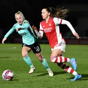 Intense Rivalry: Noelle Maritz vs. Inessa Kaagman Battle at Arsenal Women vs Brighton Hove Albion FA WSL Clash