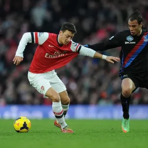 Intense Rivalry: Ozil vs Chamakh Battle at Arsenal vs Crystal Palace (2013-14)