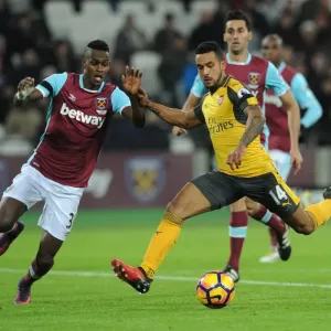 Intense Rivalry: Walcott vs. Fernandes - Arsenal vs. West Ham United (2016-17) Intense Rivalry: Walcott vs. Fernandes - Arsenal vs. West Ham United (2016-17)