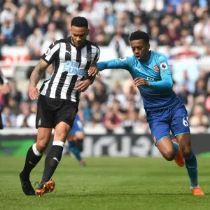 Intense Rivalry: Willock vs Lascelles Battle - Newcastle United vs Arsenal Premier League Clash