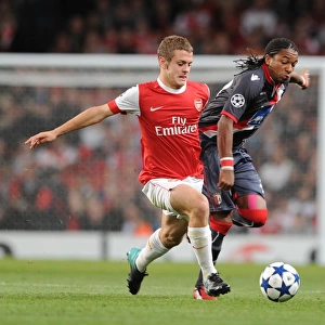 Jack Wilshere (Arsenal) Alan (Braga). Arsenal 6: 0 SC Braga, UEFA Champions League