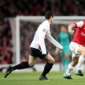 Jack Wilshere (Arsenal) Henrik Mkhitaryan (Shaktar). Arsenal 5: 1 Shaktar Donetsk