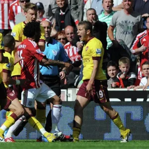 Matches 2010-11 Framed Print Collection: Stoke City v Arsenal 2010-11