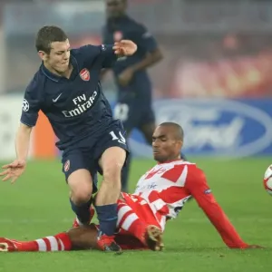 Jack Wilshere (Arsenal) Leonardo (Olympiacos). Olympiacos 1: 0 Arsenal, UEFA Champions League